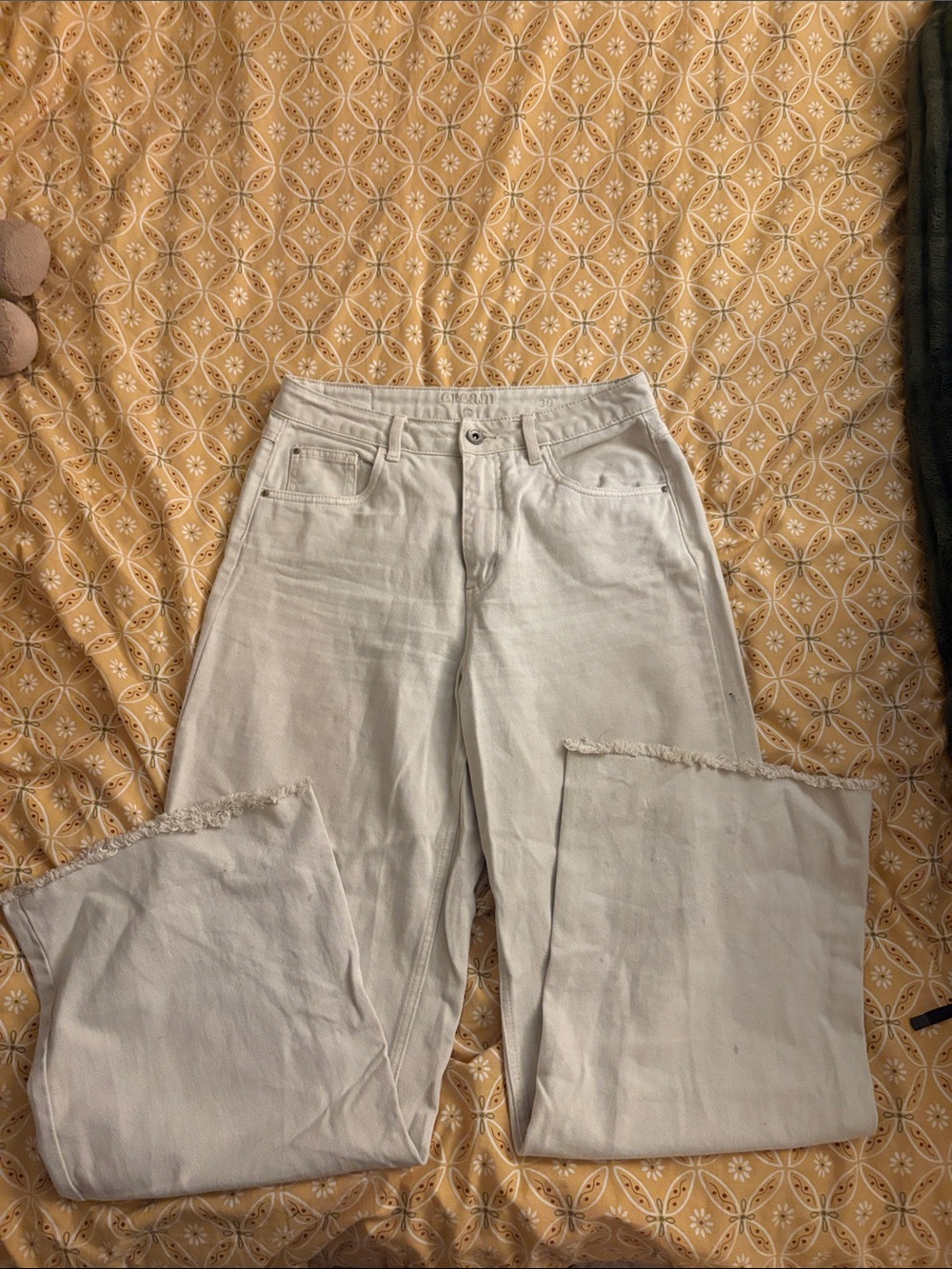 High-Rise White Wide-Leg Jeans with Raw Hem